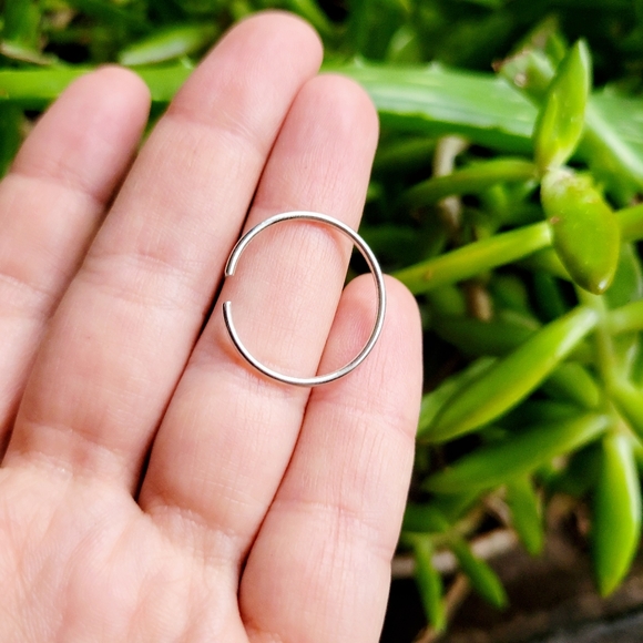 New Classic Silver Simple Dainty Thin Ring Band - Picture 6 of 6
